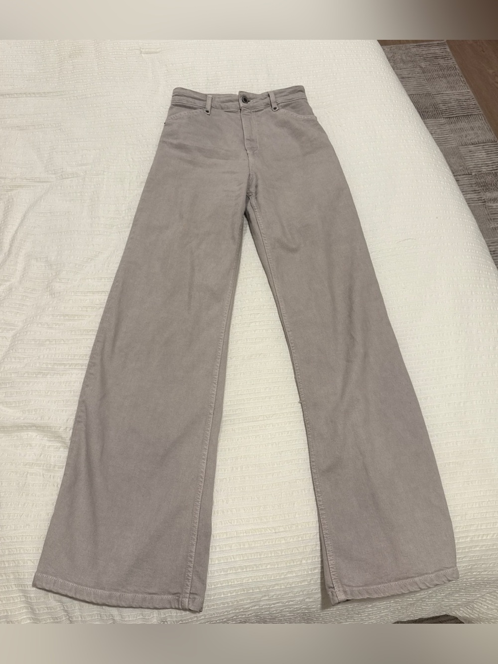 Zara Wide-Leg Jeans in Light Gray